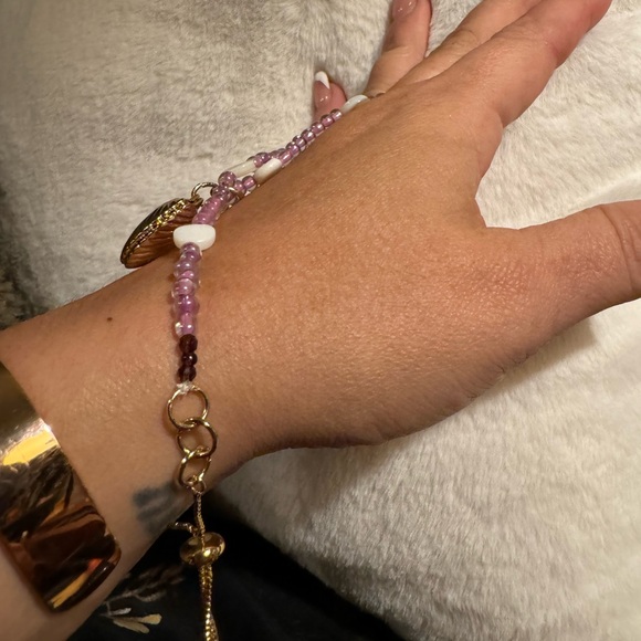 Sea Shell Locket Beaded Hand chain - Picture 14 of 14